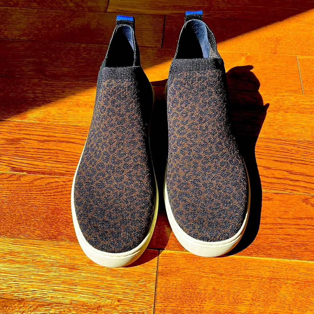 ROTH’S 8.5 ANIMAL PRINT SLIP ON SNEAKERS